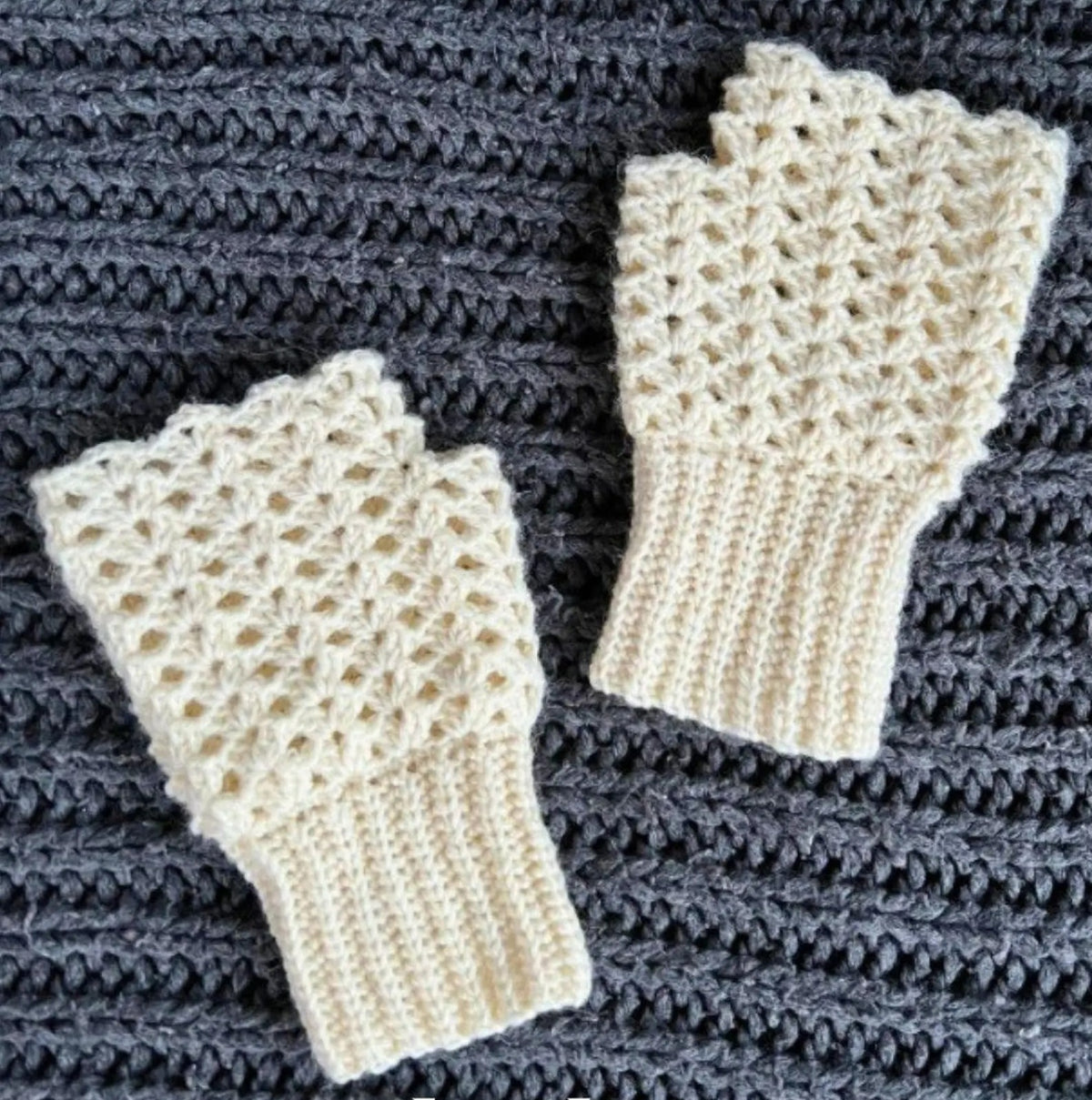 Easy Everyday Fingerless Gloves Crochet Pattern