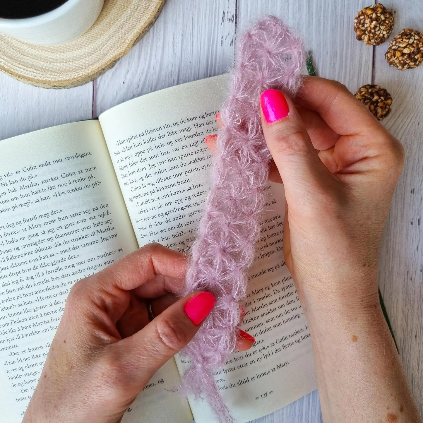 Textured Bookmark Easy Crochet Pattern