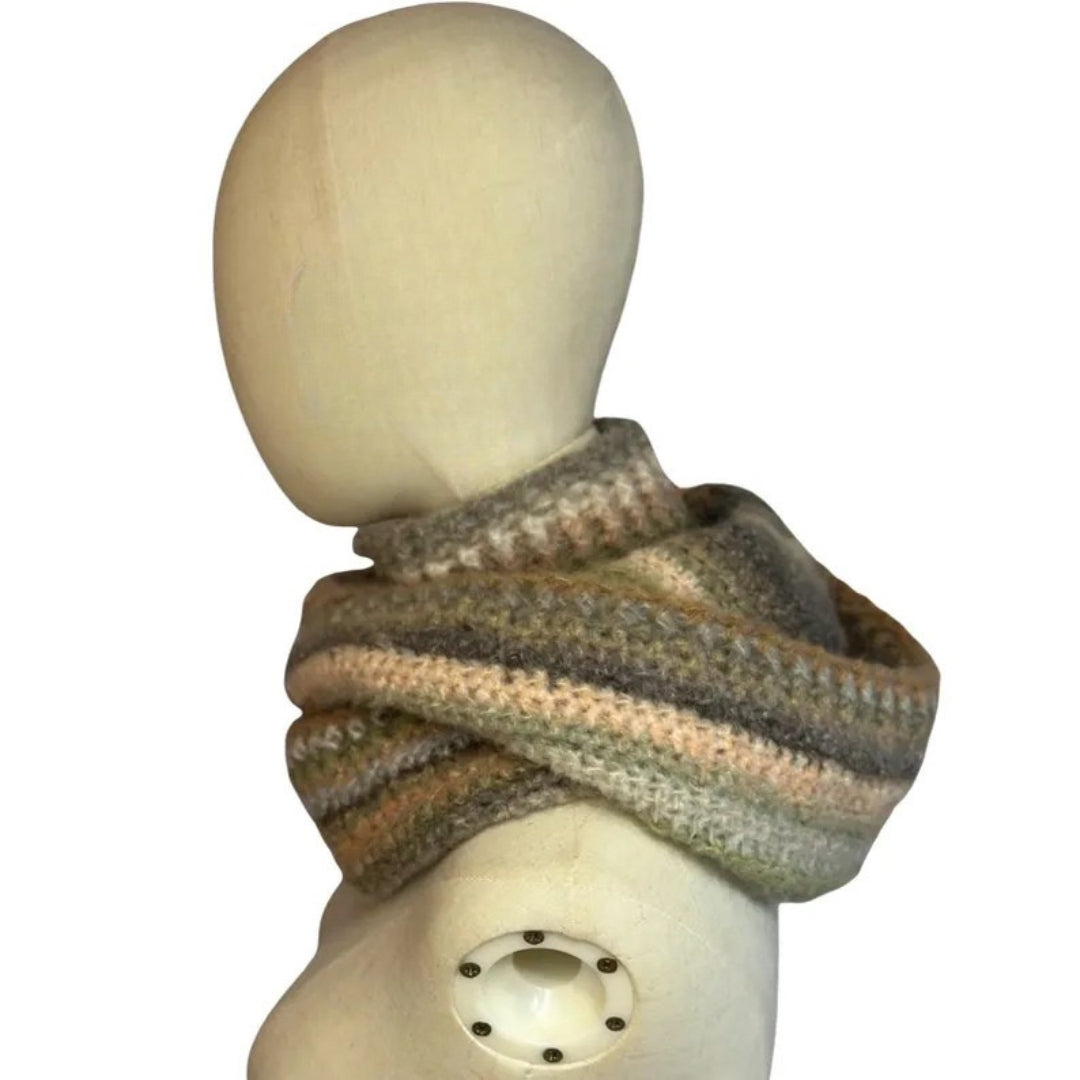 Everloop Wander Cowl Crochet Pattern