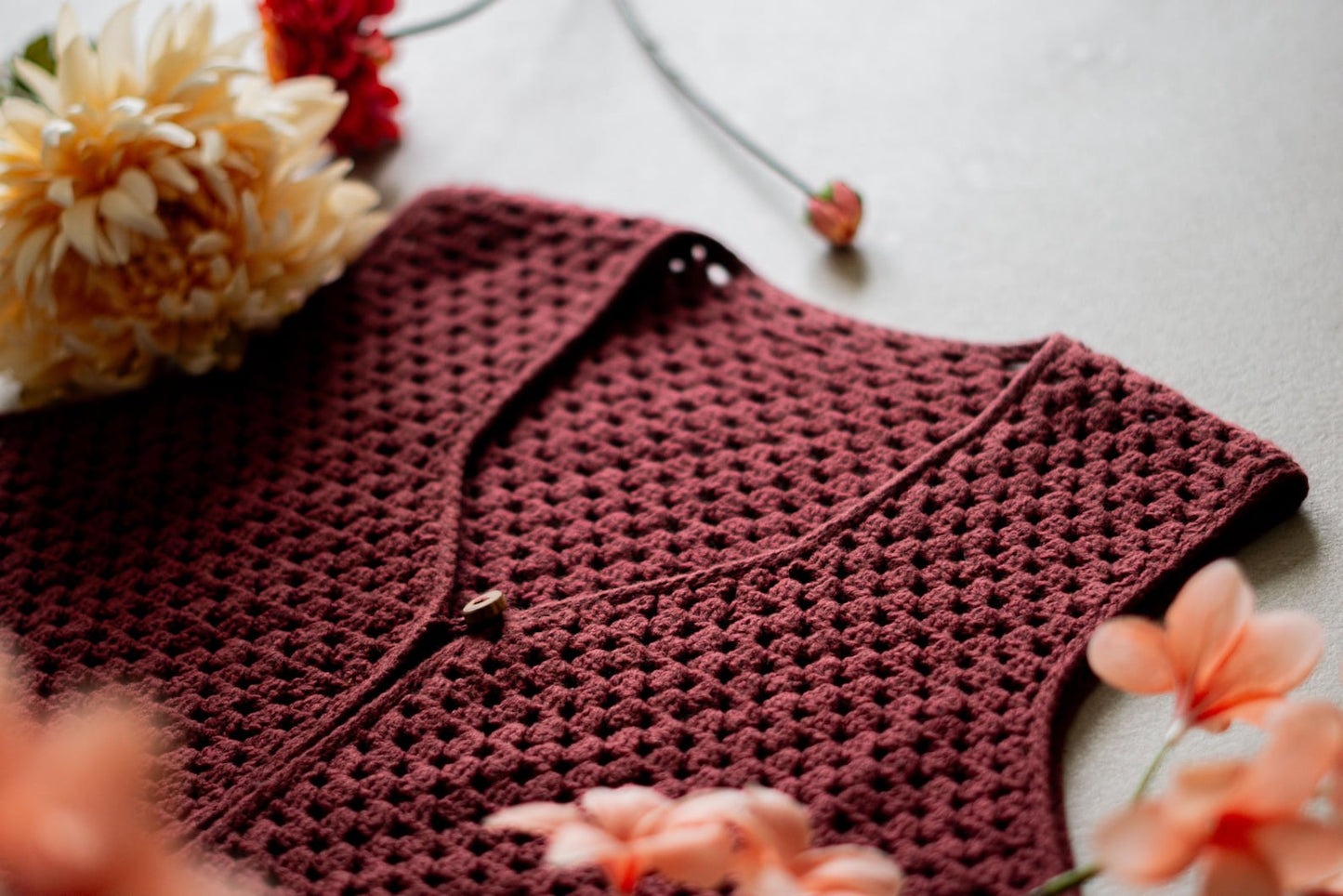 Vintage Motif Sleeveless Layer Crochet Pattern