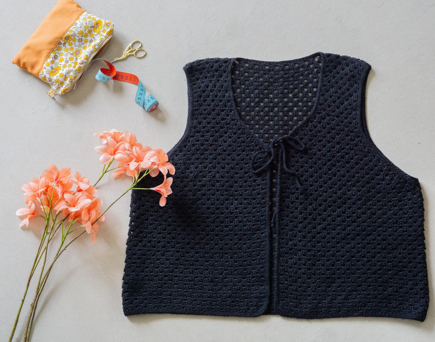 Vintage Motif Sleeveless Layer Crochet Pattern