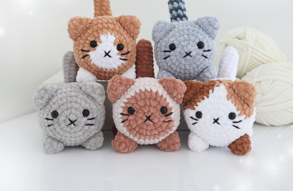 Loaf Cat Family finished crochet detail
