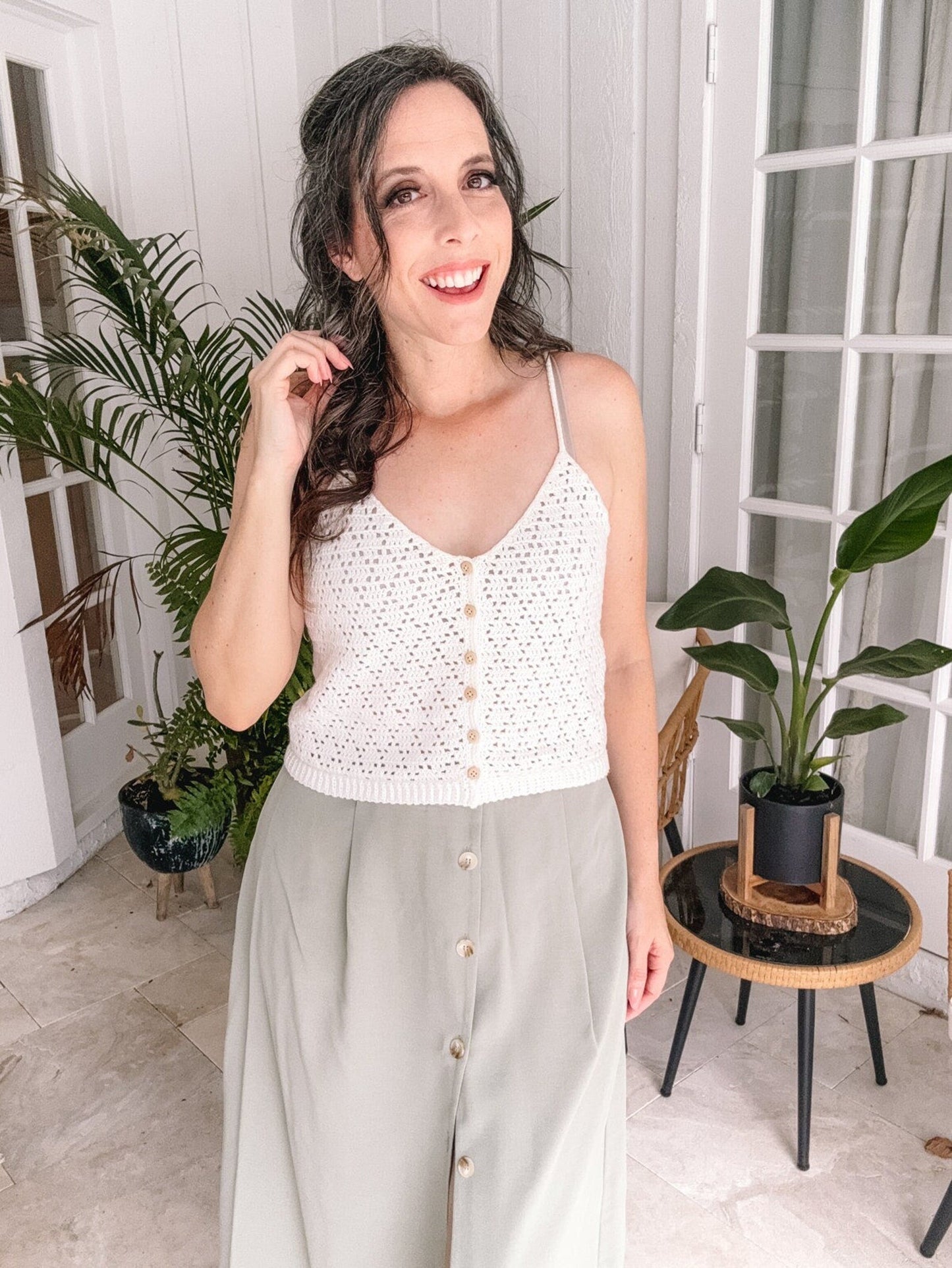 Trendy Summer Buttoned Tank Top Crochet Pattern