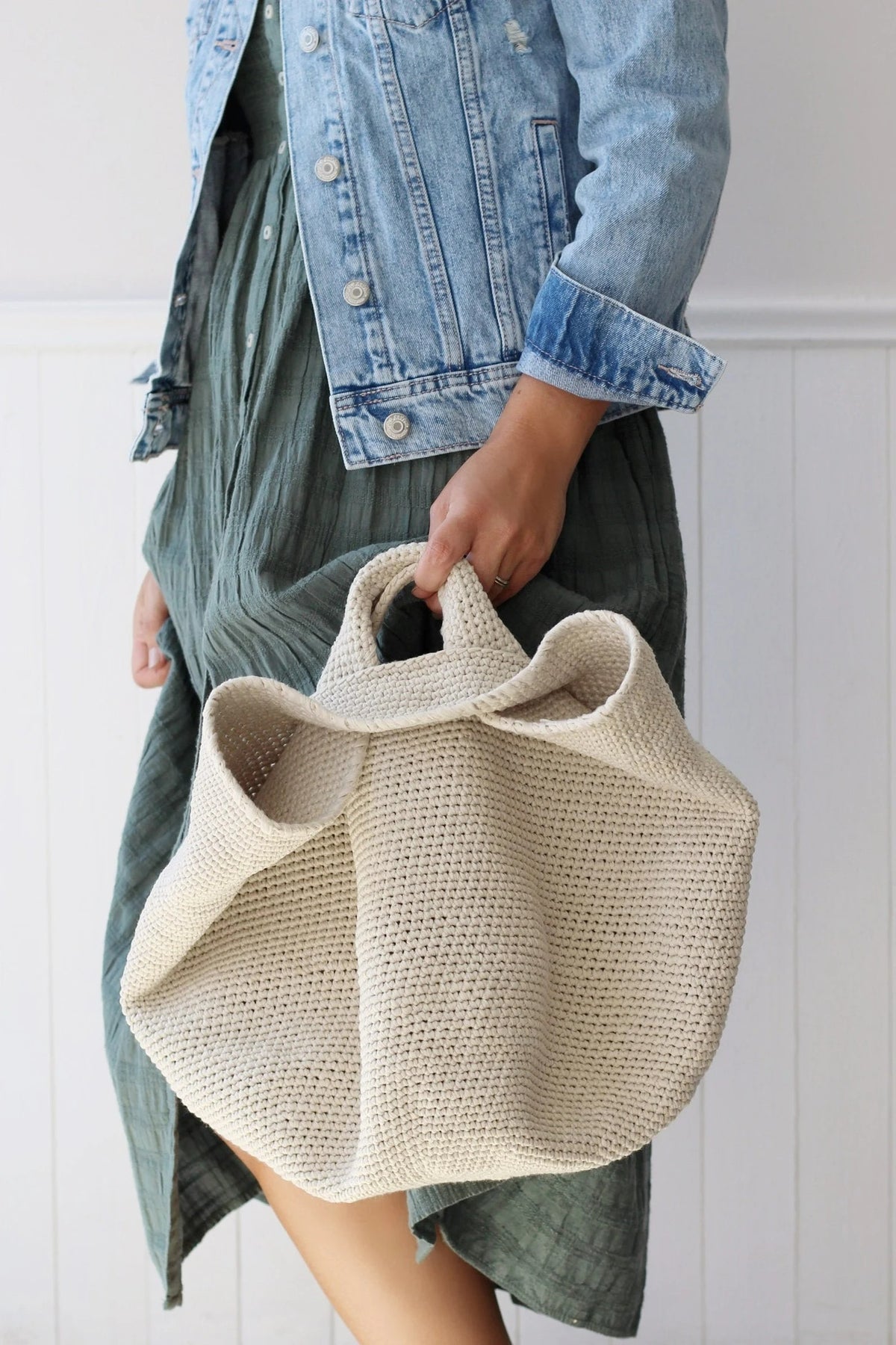 Elegant Everyday Shopper Crochet Pattern