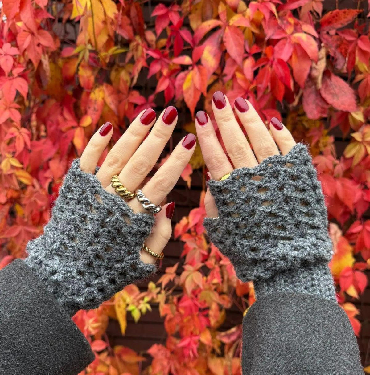 Easy Everyday Fingerless Gloves Crochet Pattern