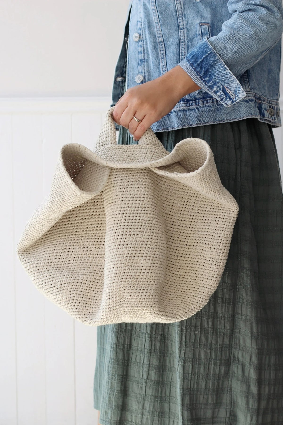 Elegant Everyday Shopper Crochet Pattern