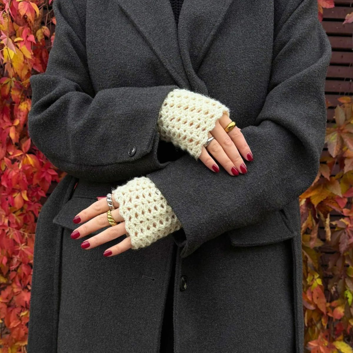 Easy Everyday Fingerless Gloves Crochet Pattern