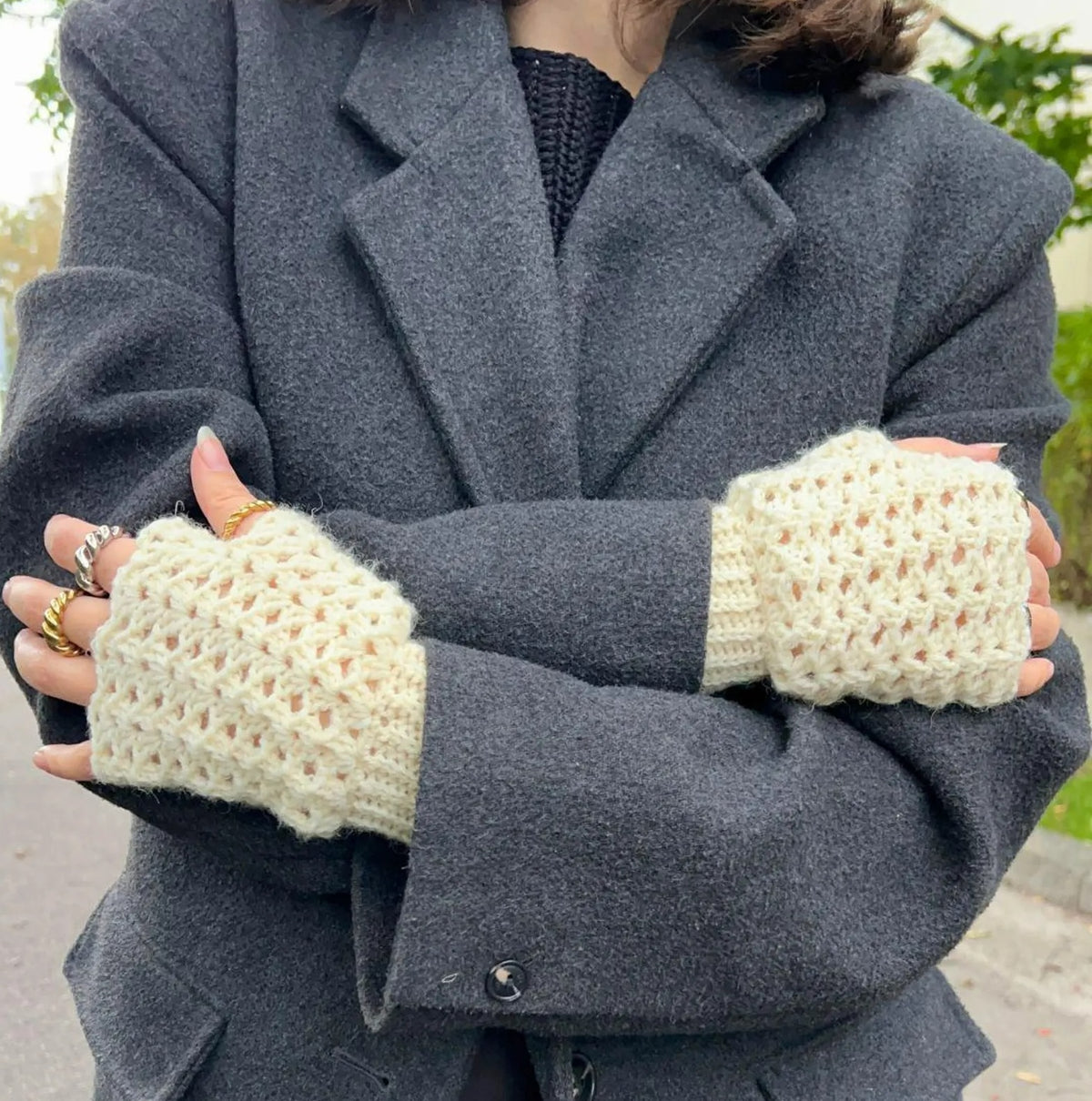 Easy Everyday Fingerless Gloves Crochet Pattern