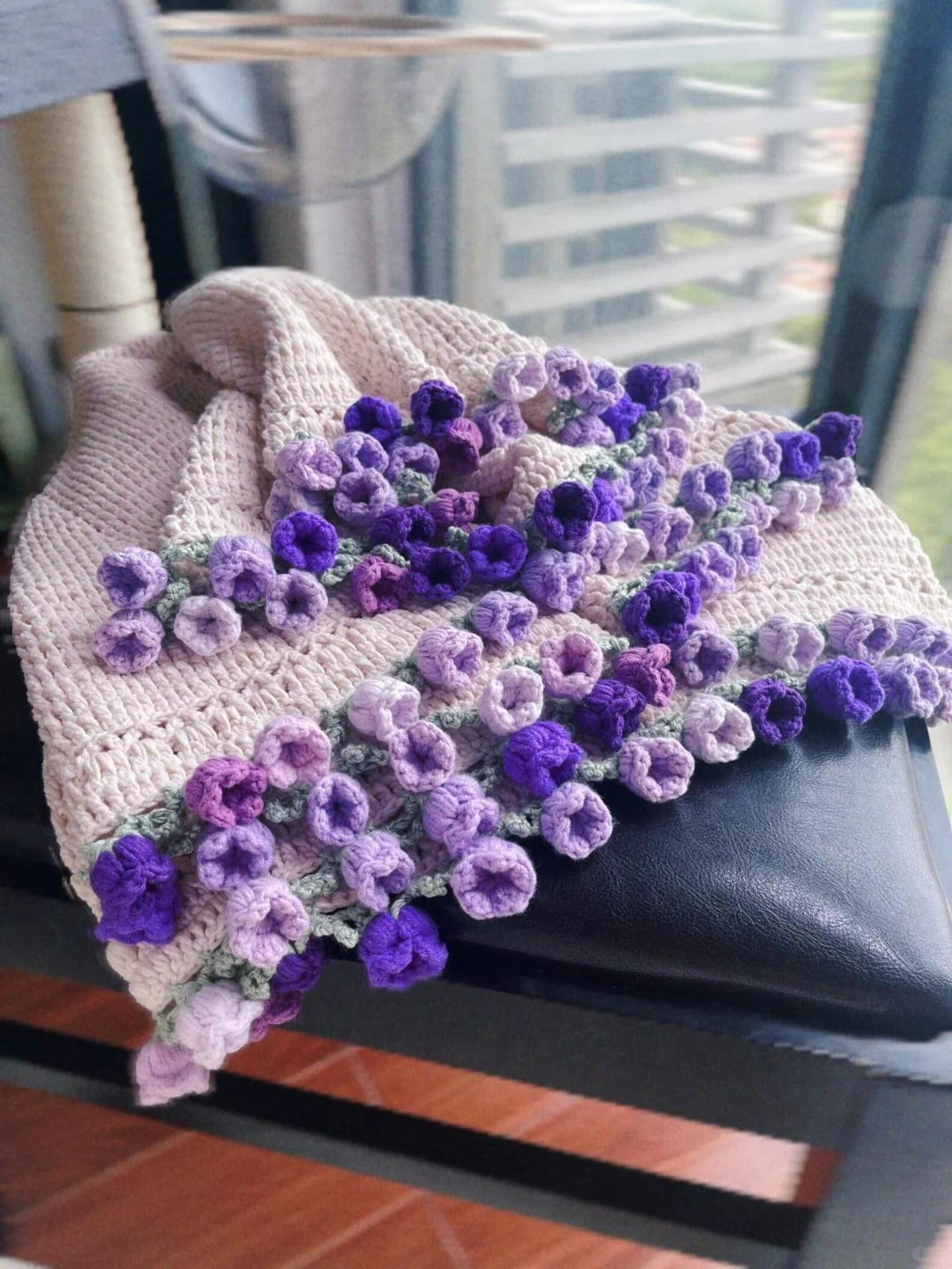 Trendy Garden Lily Decor Blanket Crochet Pattern