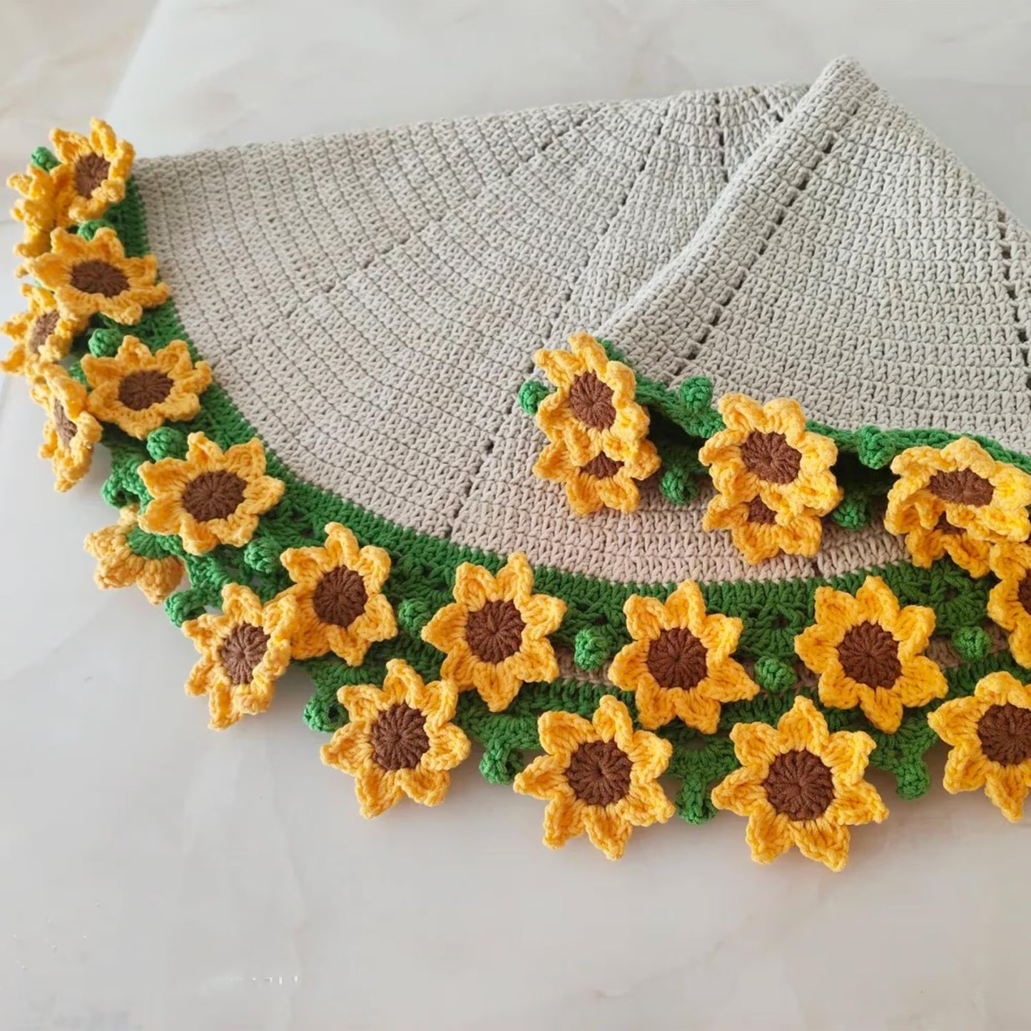 Trendy Garden Sunflower Decor Blanket Crochet Pattern
