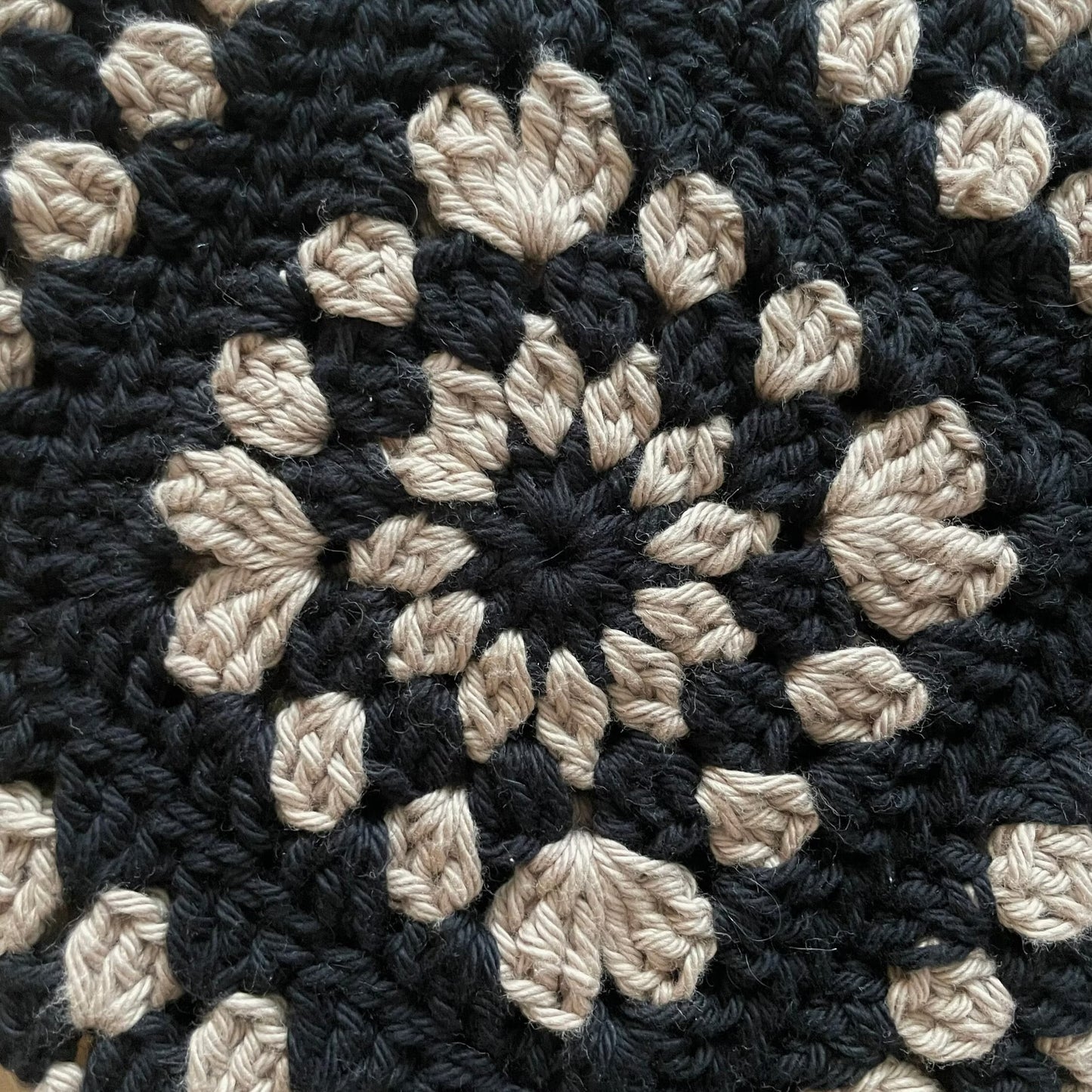 Free Spirit Patchwork Carryall Crochet Pattern