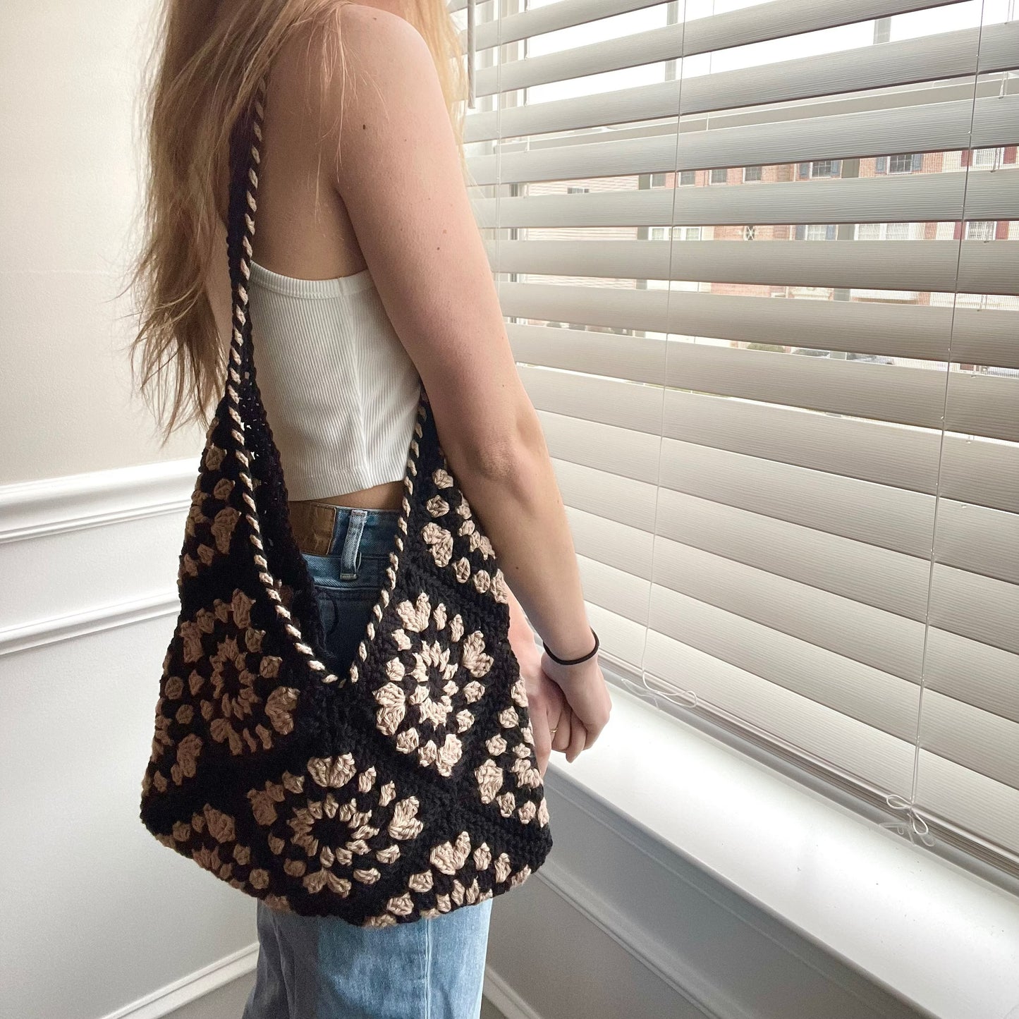 Free Spirit Patchwork Carryall Crochet Pattern