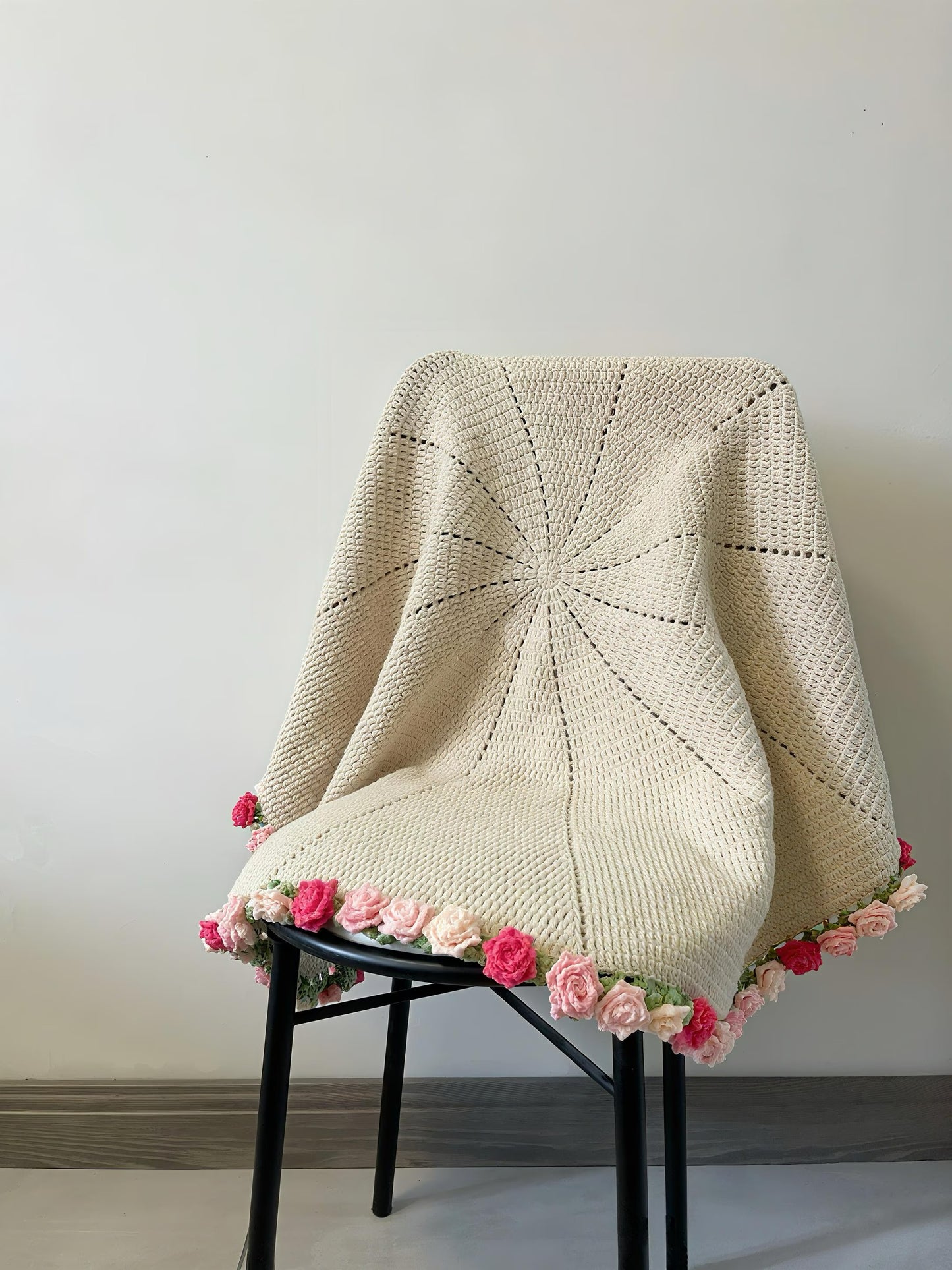 Trendy Garden Mini-Rose Decor Blanket Crochet Pattern