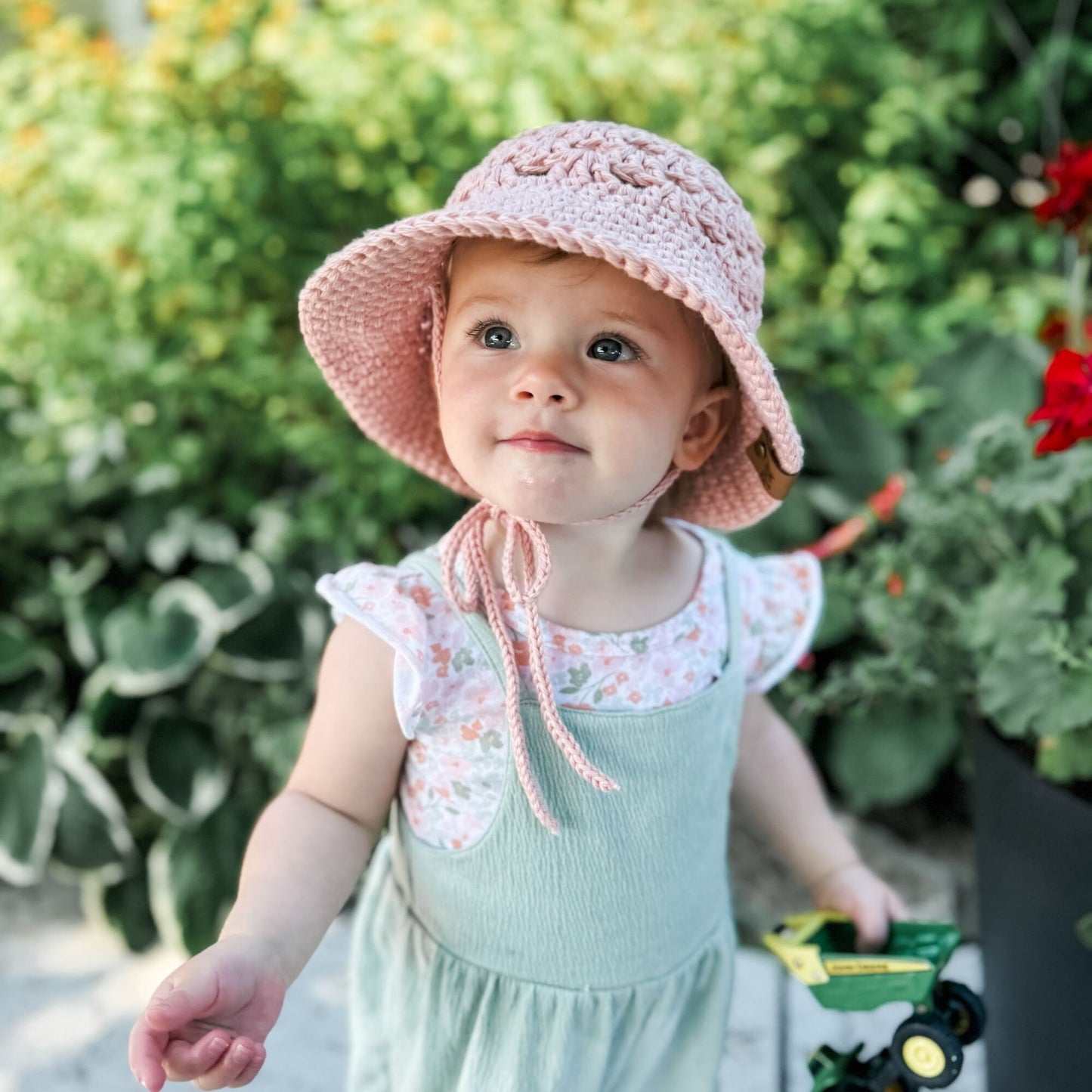 Bloom Motif Textured Bucket Hat Crochet Pattern